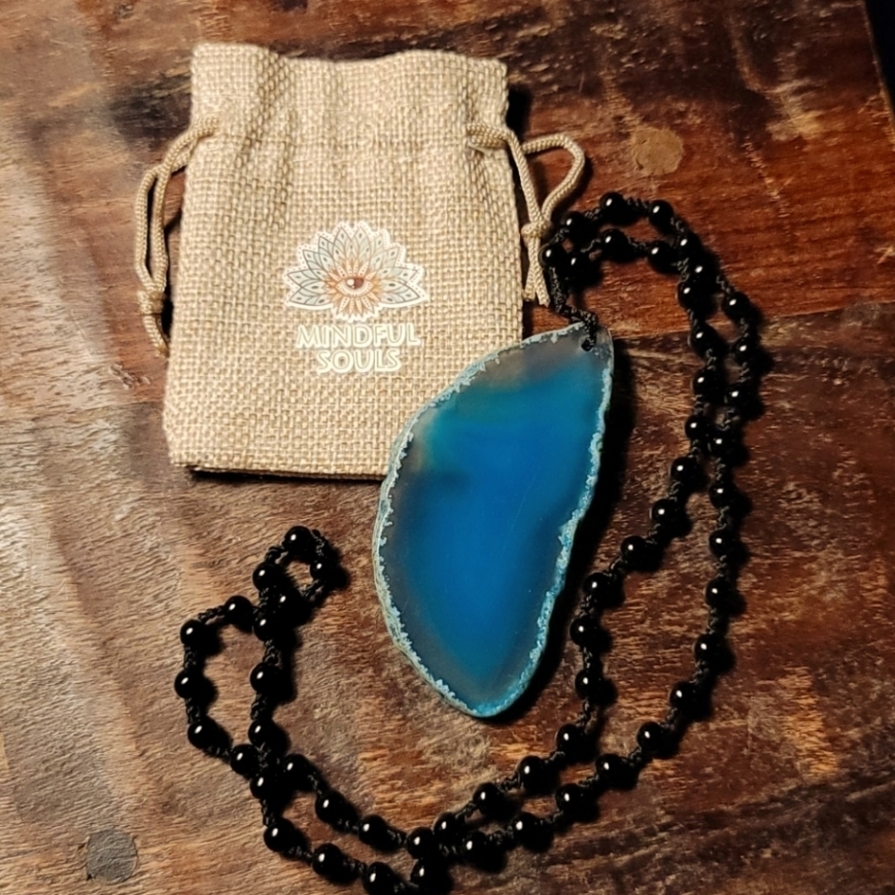 New MINDFUL SOULS Blue Agate Slice Beaded Necklace